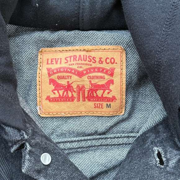 Levi’s Hybrid Vintage Fit Hooded Trucker Denim Jacket UNISEX Black - Picture 4 of 8
